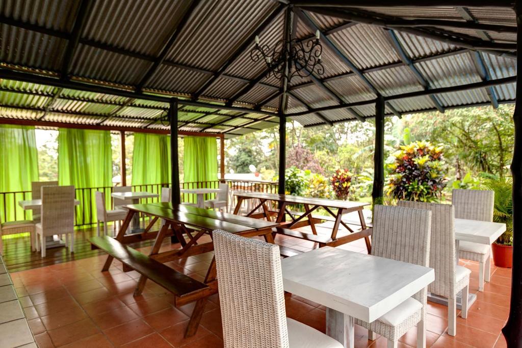 Hotel Brisas Arenal La Fortuna Bagian luar foto